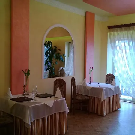 Yuca Отель Лодзь